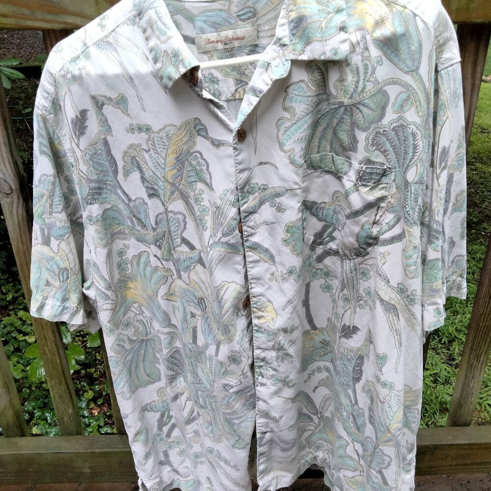 Men's XL Tommy Bahama Short-Sleeved Shirt